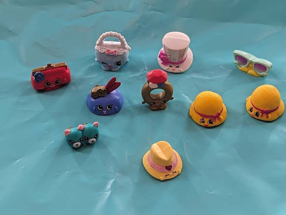 Shopkins Lot Of 10 Hats, Earrings And Accessories